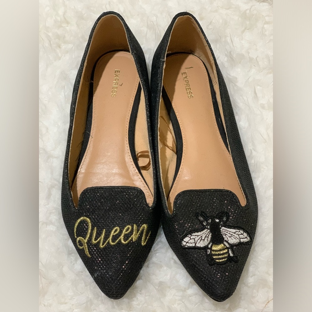 Express Women Pointed Toe Shoes Sz 7                    Color:Black/Gold/Silver
